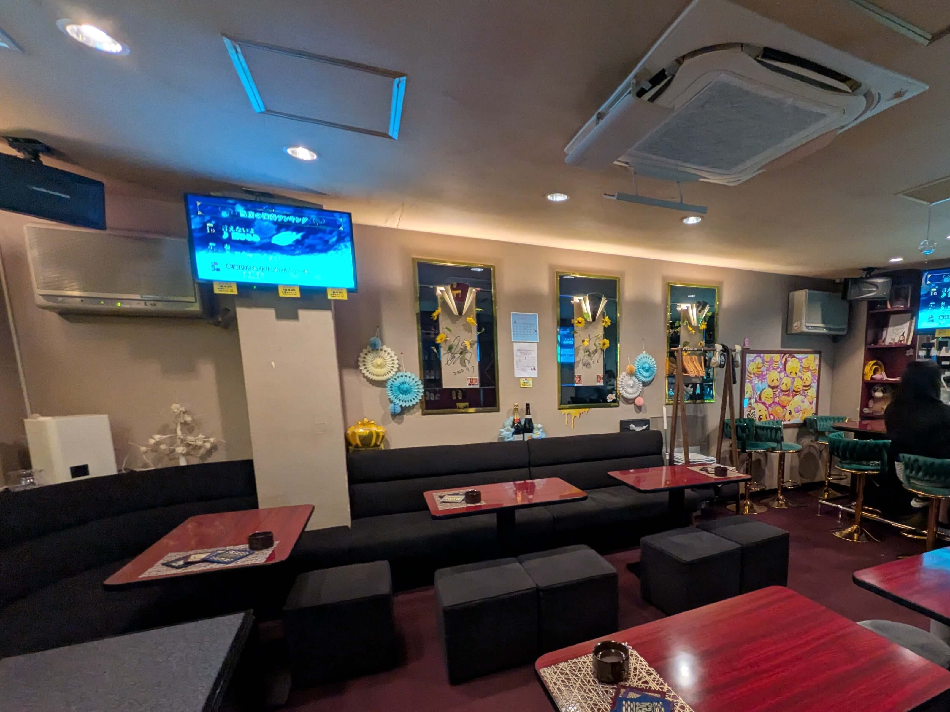 あるスナックの店内写真